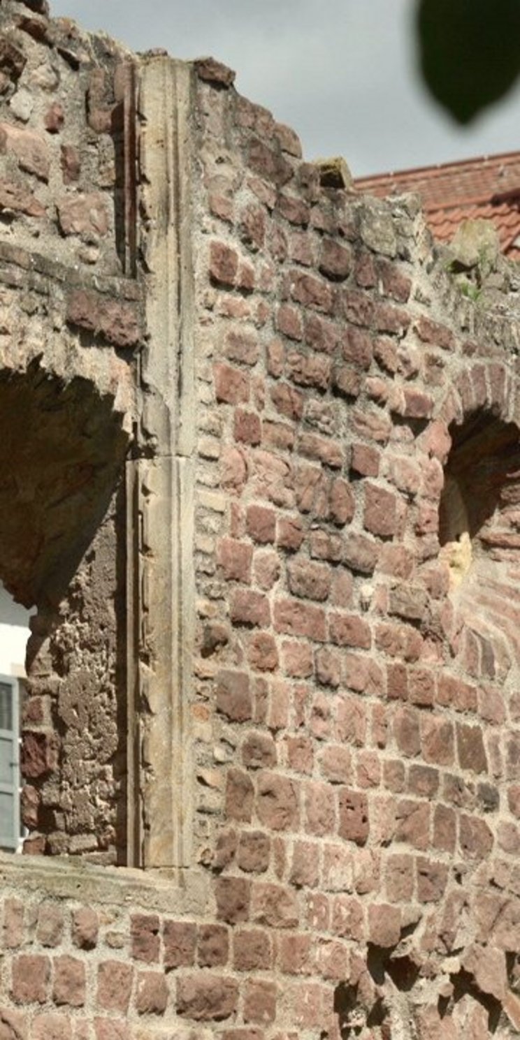 Blick auf die erhaltene Außenfassade der Speyerer Synagoge