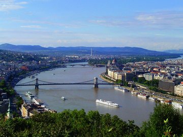 Blick über die Donau und die Innenstadt von Budapest