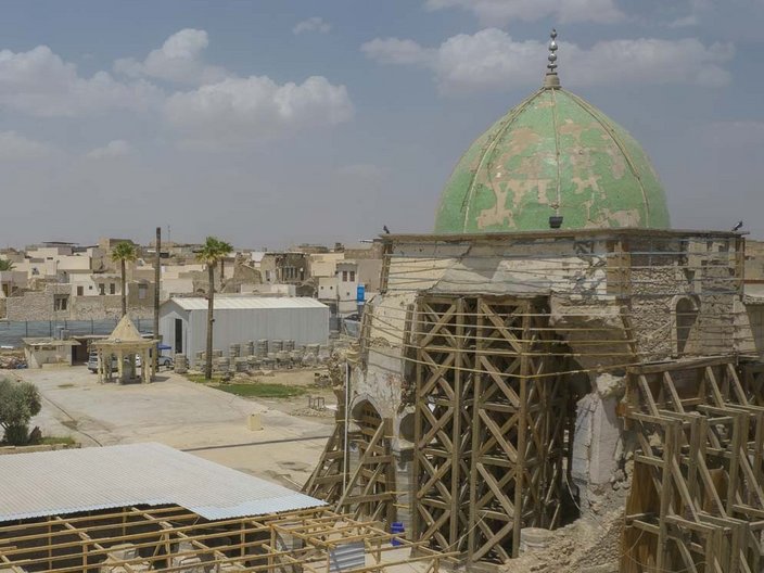 Die stark zerstörte Al-Nuri-Moschee in Mosul im Wiederaufbau. 